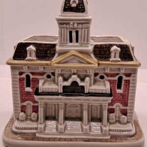 1988 Sears Disney Magic Kingdom Village Main Street City Hall Building #30702